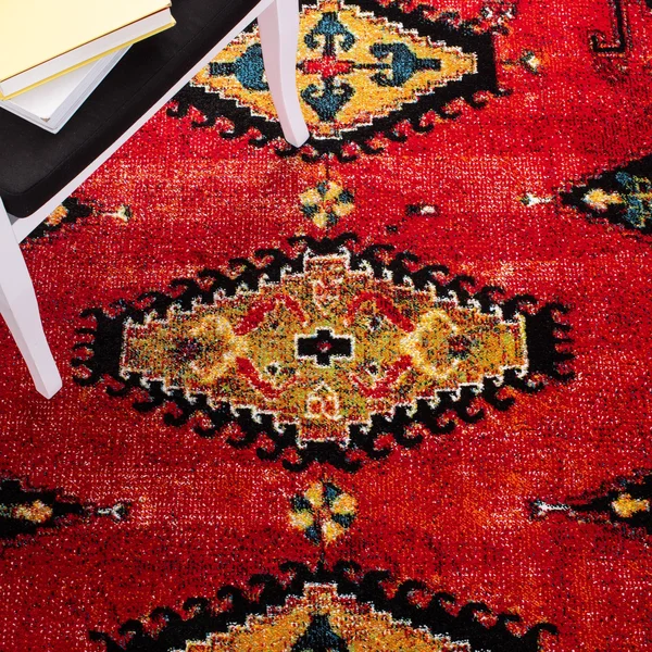Safavieh Clearance Vintage Hamadan VTH251Q Red Rug - 6&7x22x6&7x22 - Square