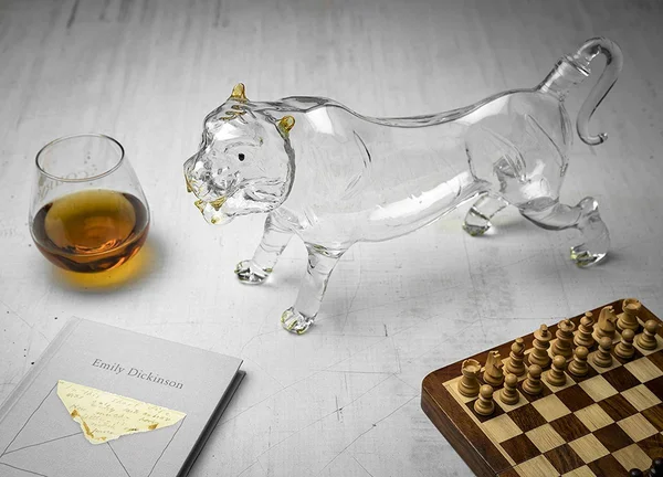 Animal Decanters Large 35-oz Roaring Tiger Glass Figurine - Lead Free Mouthblown Liquor Decanter for Bourbon, Whiskey, Scotch, Ru