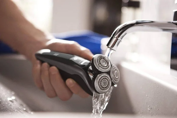 Philips Norelco Shaver 9850