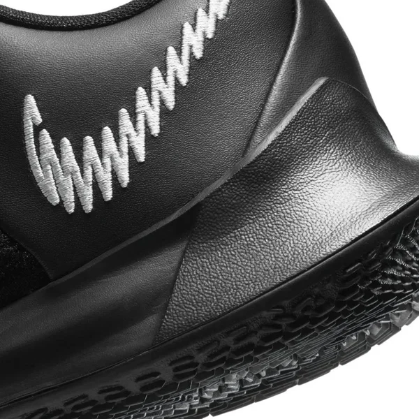 Nike Kyrie Low 3 Basketball Shoes in Black, Size: 18, CJ1286-002