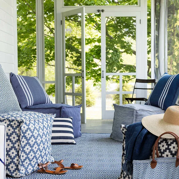 Dash & Albert Diamond Denim White Indoor/Outdoor Rug 2.5ft x 8ft