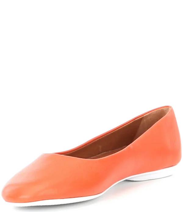 Gentle Souls by Kenneth Cole Women's Eugene Travel Ballet Flat, Size: 9, Black
