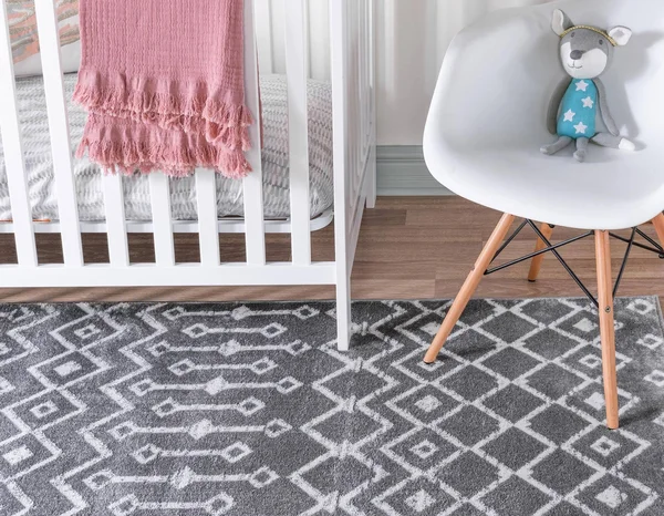 Rugs.com Geometric Kasbah Trellis Collection Rug 7& x 10& Gray Low Pile Rug PE