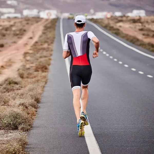 Zone3 Men's Lava Long Distance Tri Top Short Sleeve S