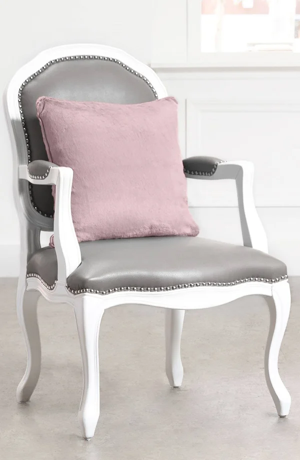 Giraffe at Home &Luxe& Throw Pillow