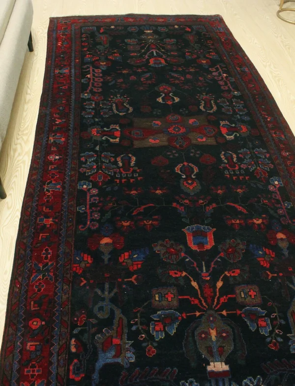 Noori Rug Vintage Distressed Diana Black/Burgundy Runner - 4&5x22 x 9&9x22