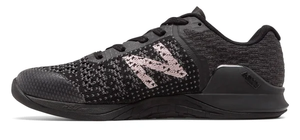 New Balance Women's Minimus Prevail Black 8 B - Training