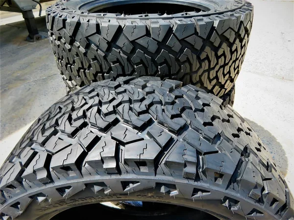 Venom Power Terra Hunter X/T - 35X12.50R22, 121q, F (12 Ply)