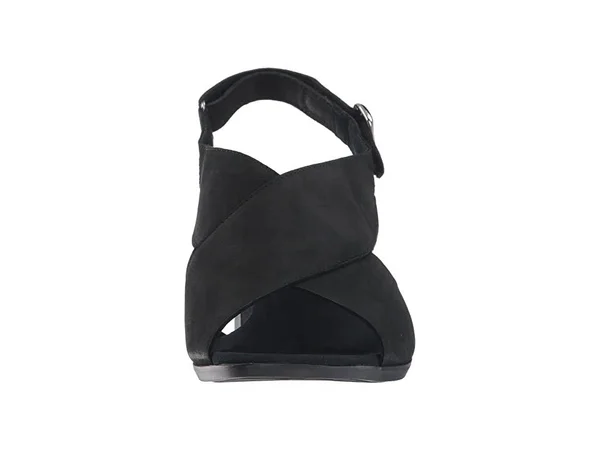 Munro Laine Women's Black Sandal 8 E2