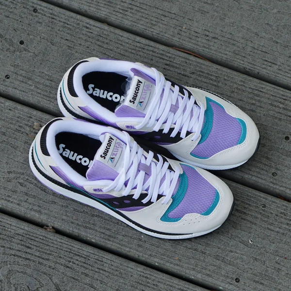 Saucony Azura Size: 8M - White, Violet, Capri