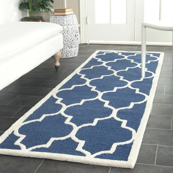 Safavieh Cambridge Navy & Ivory 4& x 4& Round Rug
