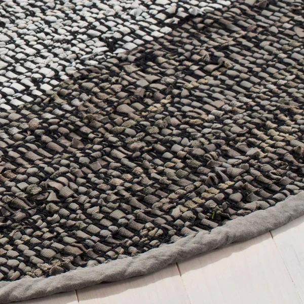 Safavieh Vintage Leather VTL387B 6&0x22 x 6&0x22 Round Light Grey, Charcoal Area Rug