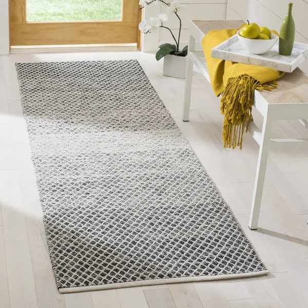 Safavieh Montauk Black/Ivory 8 ft. x 10 ft. Area Rug