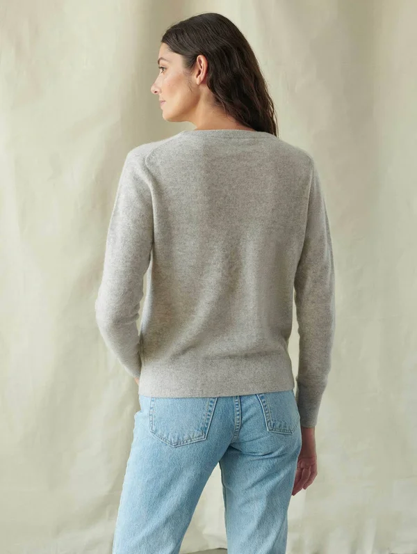 White + Warren Black Cashmere Classic Crewneck Sweater, Black, M