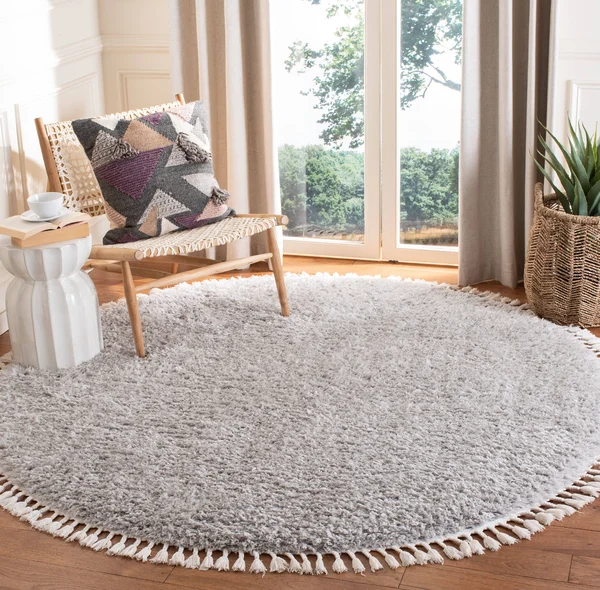 Safavieh Flokati FLK310F 4&0x22 x 6&0x22 Light Grey Area Rug