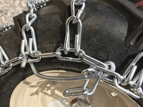 TireChain.com 5.30 x 6 - 5.30 6 Heavy Duty V-Bar Tire Chains Set of 2
