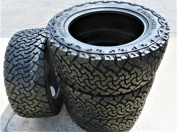 Venom Power Terra Hunter X/T - 35X12.50R22, 121q, F (12 Ply)