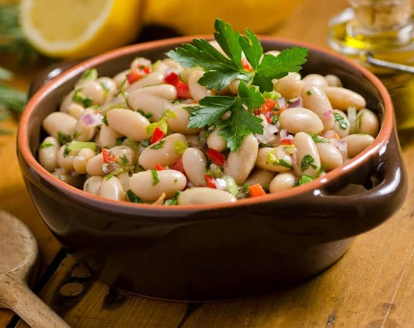 Organic Cannellini Beans by Food to Live (Raw - Dried, Non-GMO, White Kidney Beans in Bulk, Product of The USA) 15 Pounds