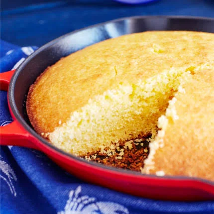 Le Creuset Signature Cast-Iron Skillet - 10.25