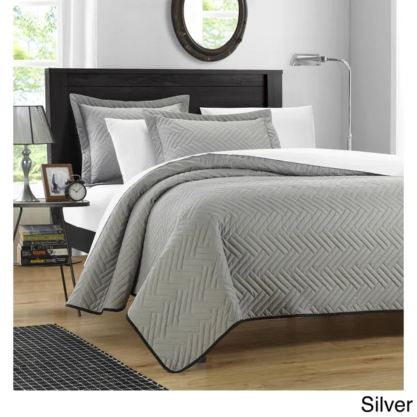 Chic Home Cupertino Herringbone Reversible 7-Piece Quilt Set - Color: Red/Size: Queen