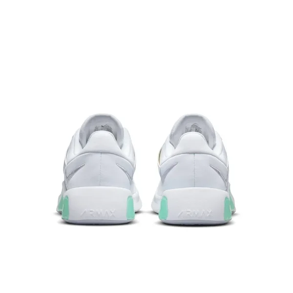 Nike Air Max Bella TR 4 White/Green Women's Training Shoes - Size: 7.5