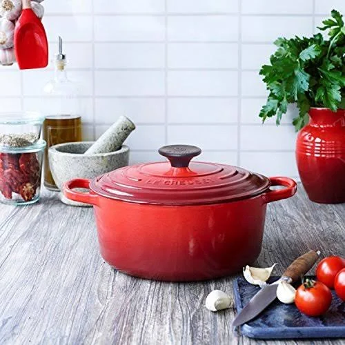 Le Creuset Enameled Cast-Iron 2-Quart Round French Oven - Red