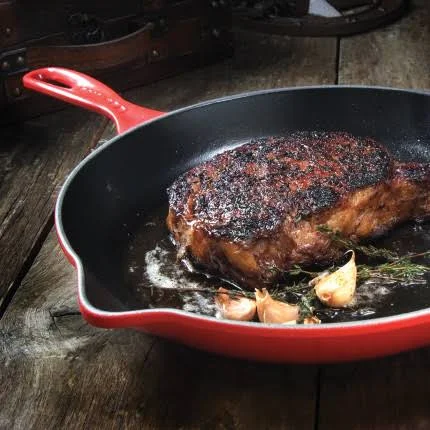 Le Creuset Signature Cast-Iron Skillet - 10.25