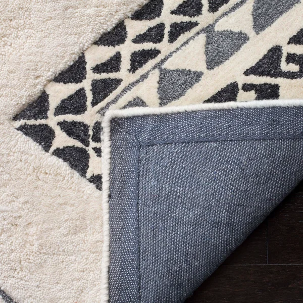 Safavieh Casablanca CSB301A 2&3x22 x 8&0x22 Runner Ivory - Grey Area Rug