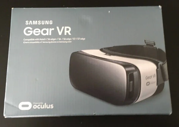 Samsung Gear VR Headset 2015 (SMR322NZWAXAR)