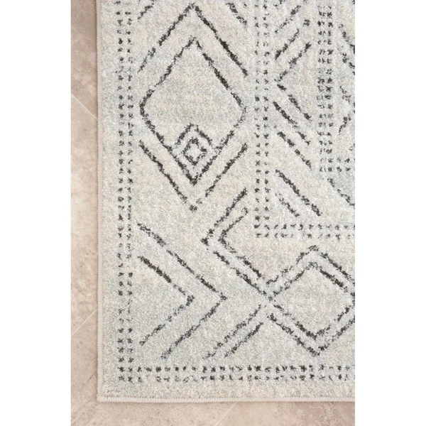 nuLOOM Solange Transitional Tribal Beige 8 ft. x 10 ft. Area Rug