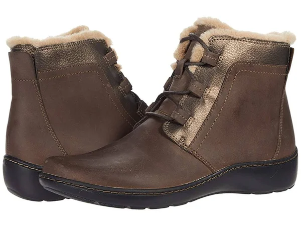 Clarks Cora Chai Women's Boots 9437404 - 10 EE - Extra Wide - Taupe