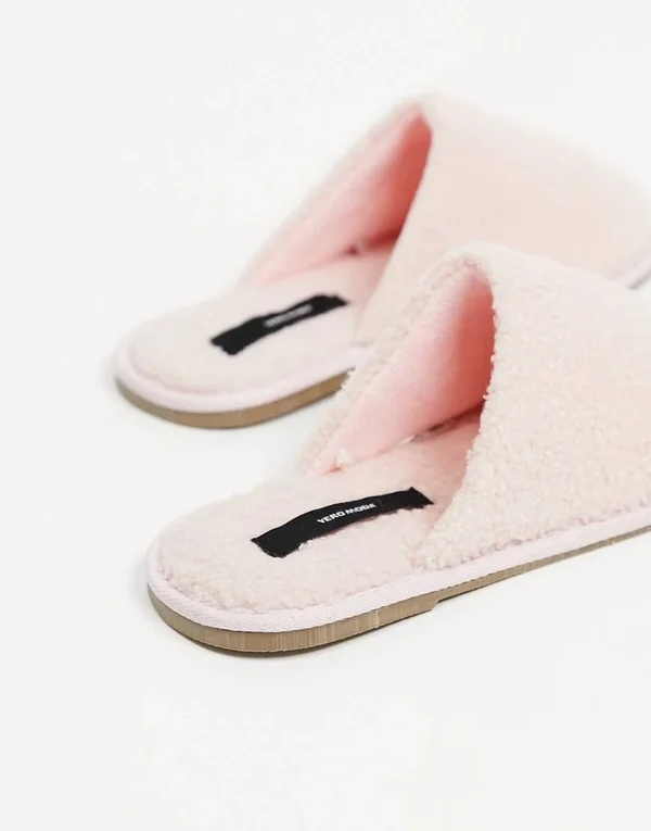 Vero Moda Slippers in Pink