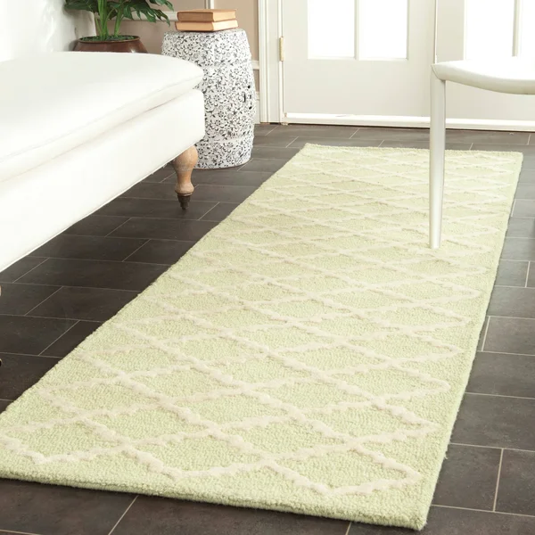 Safavieh Cambridge Navy & Ivory 2&-6x22 x 8& Rug