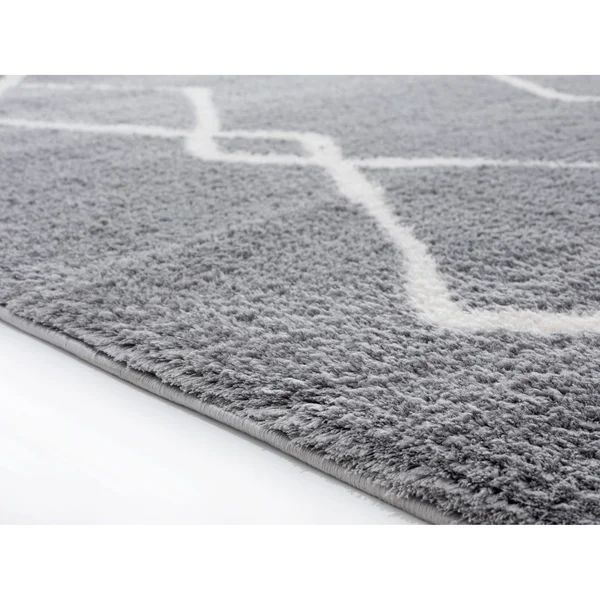 Carson Carrington Tossene Geometric Shag Area Rug - 5&3x22 x 7&2x22 - White