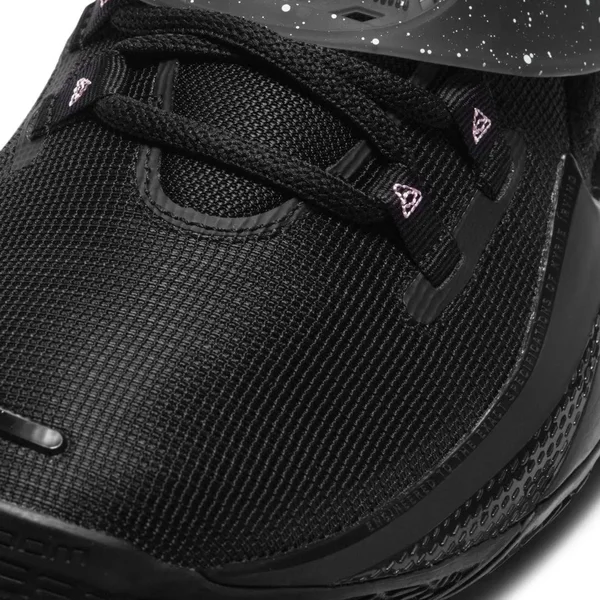 Nike Kyrie Low 3 Basketball Shoes in Black, Size: 18, CJ1286-002
