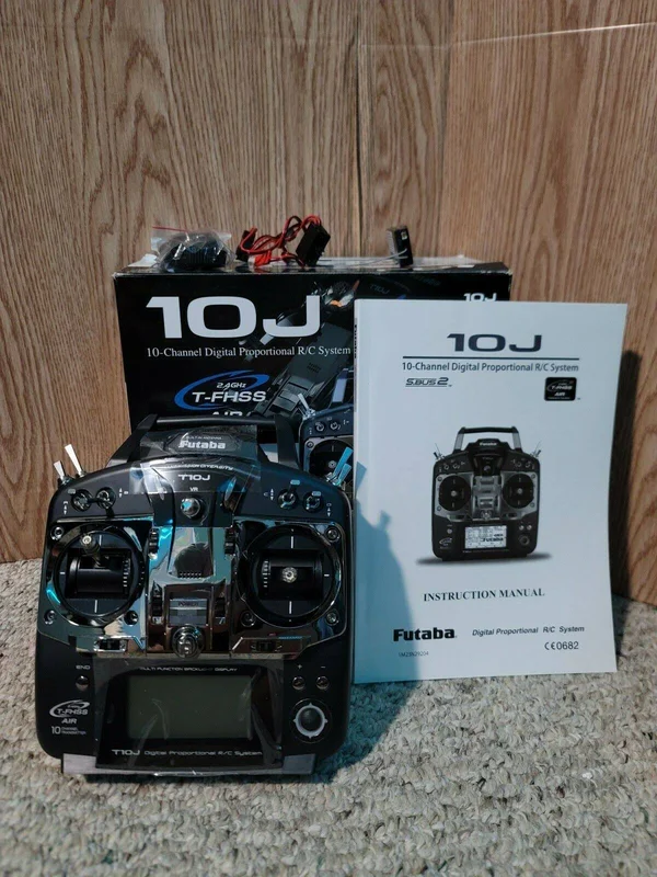 Futaba 10JH 2.4g Heli R3008SB S/FHSS Mode 2 Radio System
