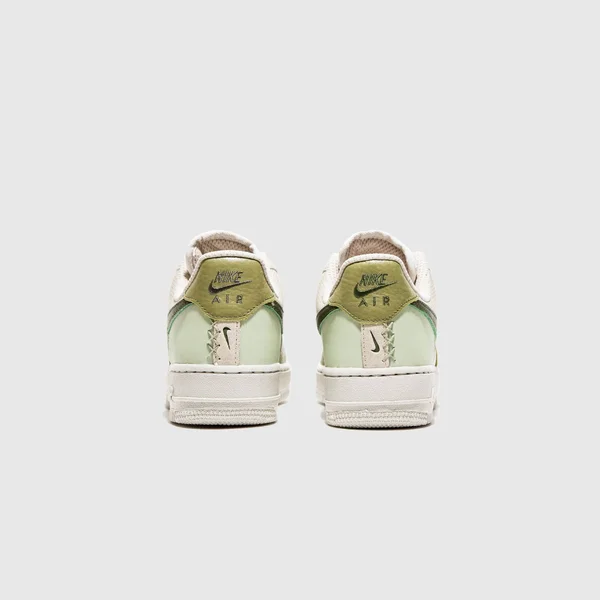 Nike Wmns Air Force 1 Scrap