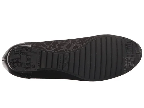 Munro Women's Iriana - Black Stretch Floral Size: 5.5 W