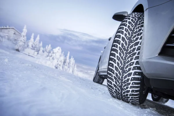 245/50R18 Run Flat 100T Nokian Hakkapeliitta 9 Studded Winter Tire