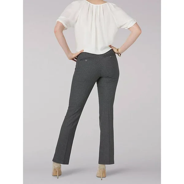 Lee Women's Flex Motion Regular Fit Straight Leg Pant