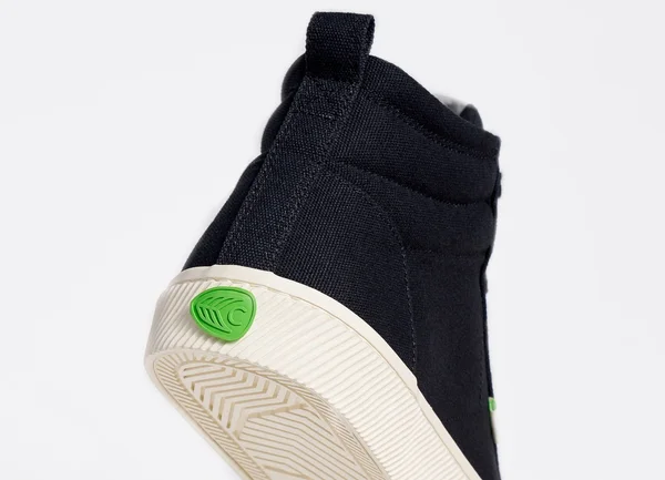 Cariuma, OCA High Black Canvas Sneaker Women, 5 US, Black