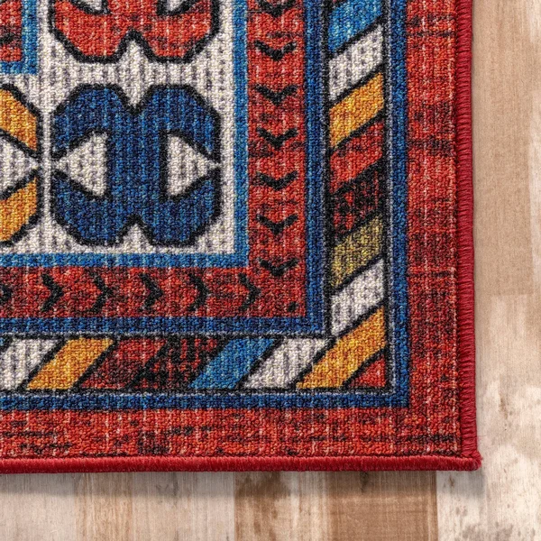 nuLOOM Maya Tribal Motif Area Rug - 5& 5x22 x 8& - Rust