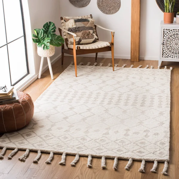 Safavieh Casablanca CSB203B 4& x 6& Ivory and Beige Area Rug
