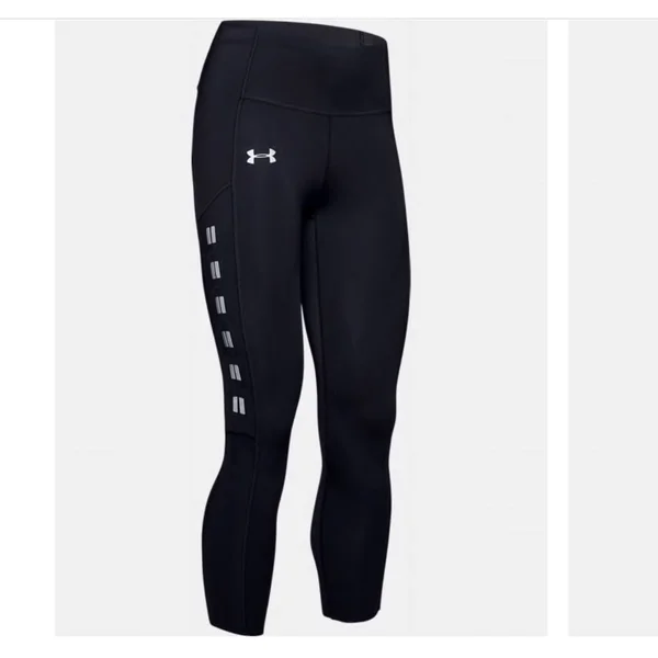 Under Armour Women's Qualifier Speedpocket Roadside Runway Crop - Black SM