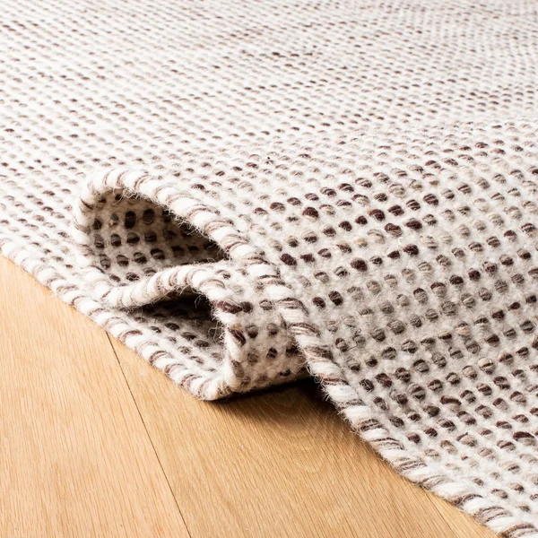 Safavieh Handmade Vermont Aureliane Wool Rug - 4' x 6' - Brown/Ivory