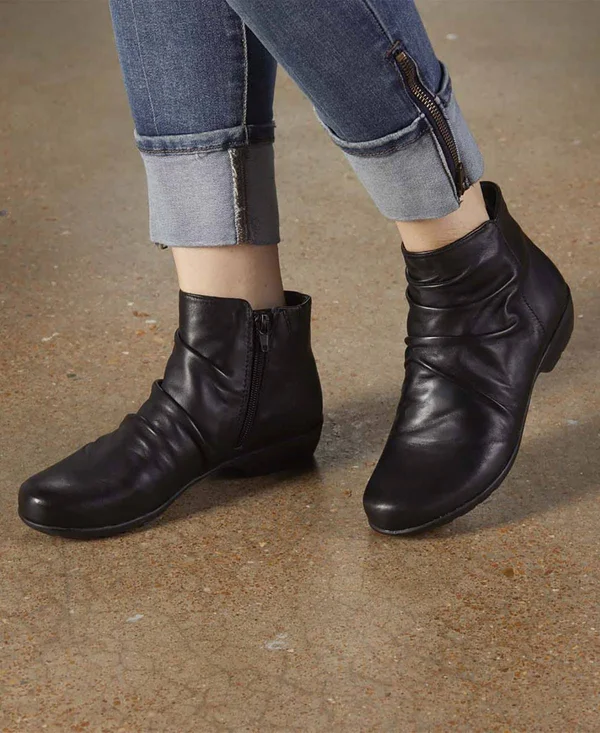 Walking Cradles Women's Esme Ankle Bootie - Size: 4.5, Black Leather