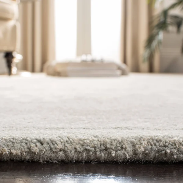 Safavieh Bella Light Grey & Ivory 4& x 6& Rug