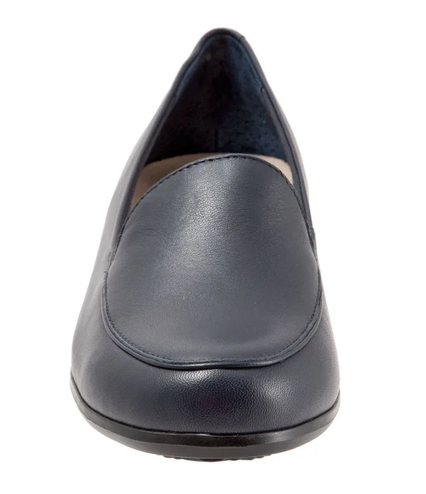 Women's Trotters Monarch French Navy - in Size 10