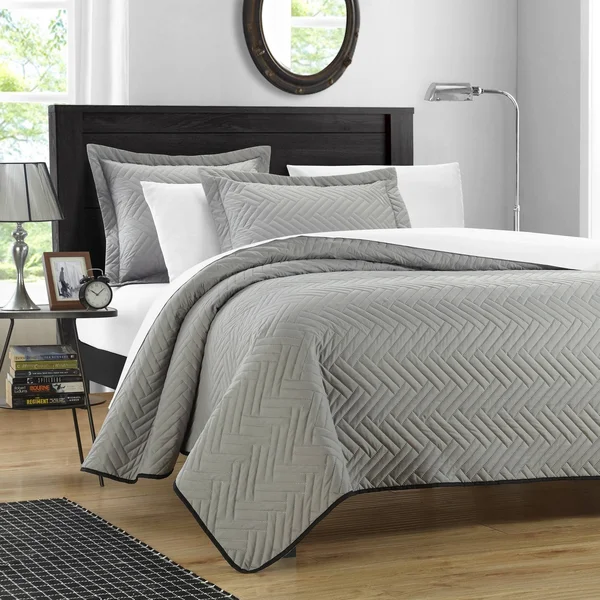 Chic Home Cupertino Herringbone Reversible 7-Piece Quilt Set - Color: Red/Size: Queen