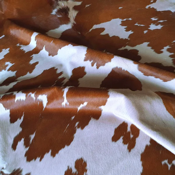Pergamino Brown and White Cowhide Rug Large (brown/white)